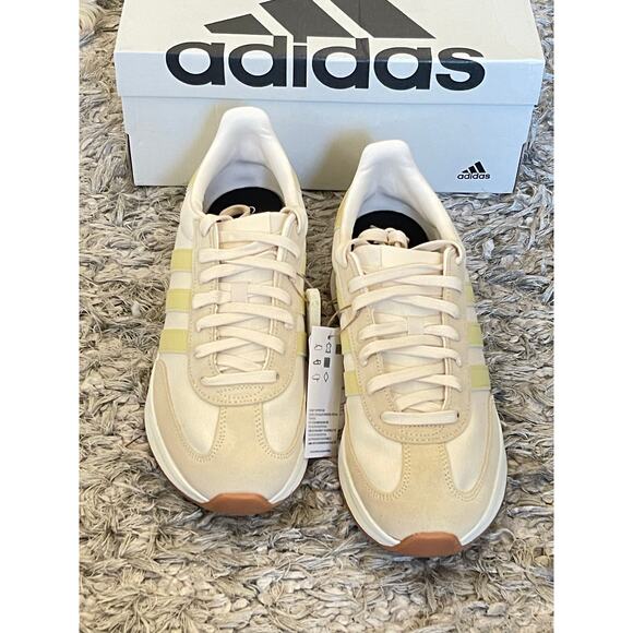 NIB Adidas Women’s Run 70s 2.0 JI4915 Size 10 - Picture 2 of 9